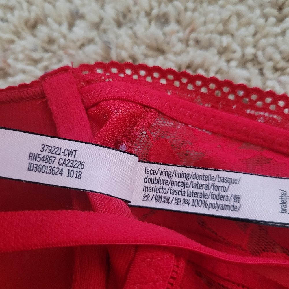 Victoria's Secret Bralette Red Lace Racerback Lined Wireless M - Picture 10 of 10